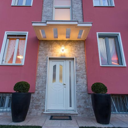 Lm House Apartment Лонато Екстериор снимка