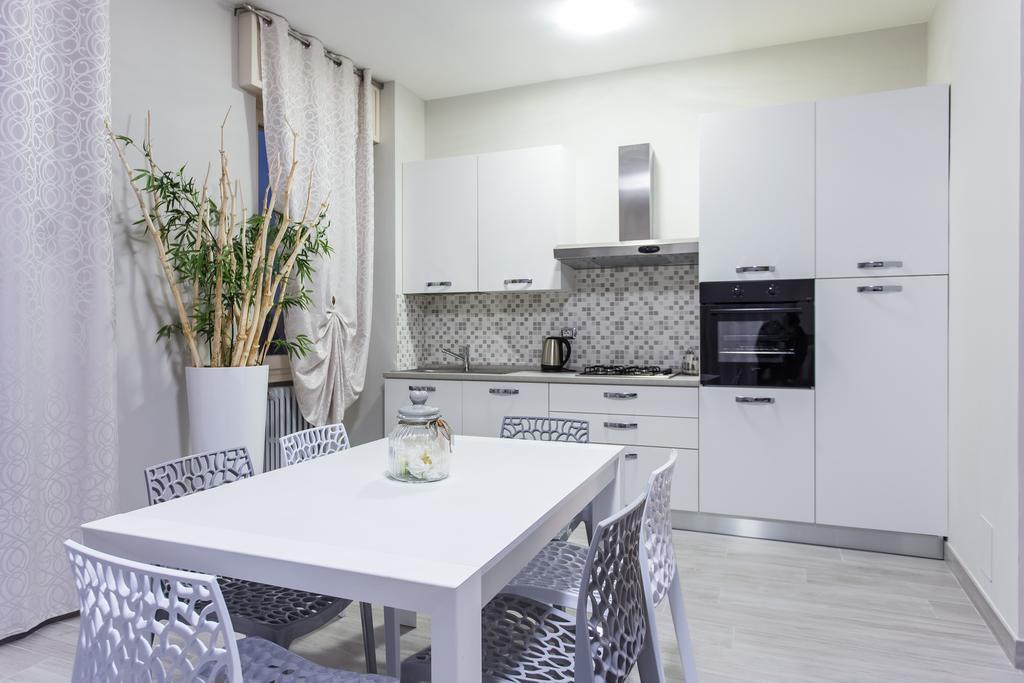 Lm House Apartment Лонато Екстериор снимка