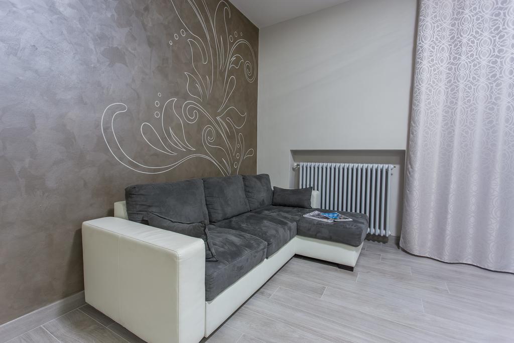 Lm House Apartment Лонато Екстериор снимка